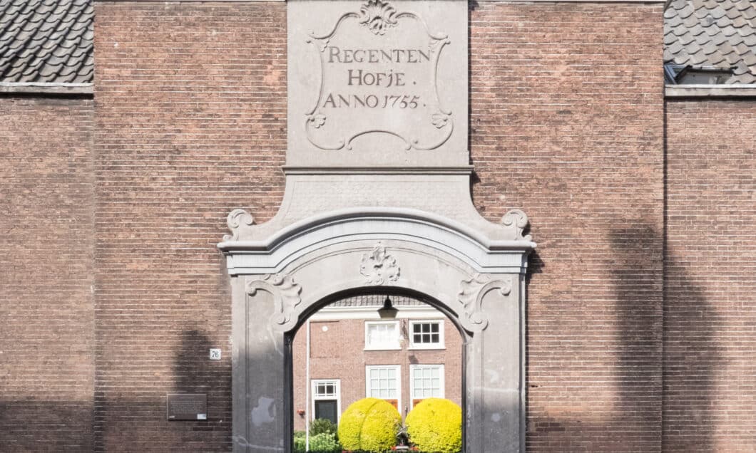Regenten- of Lenghenhof - Hofjeswandeling Dordrecht