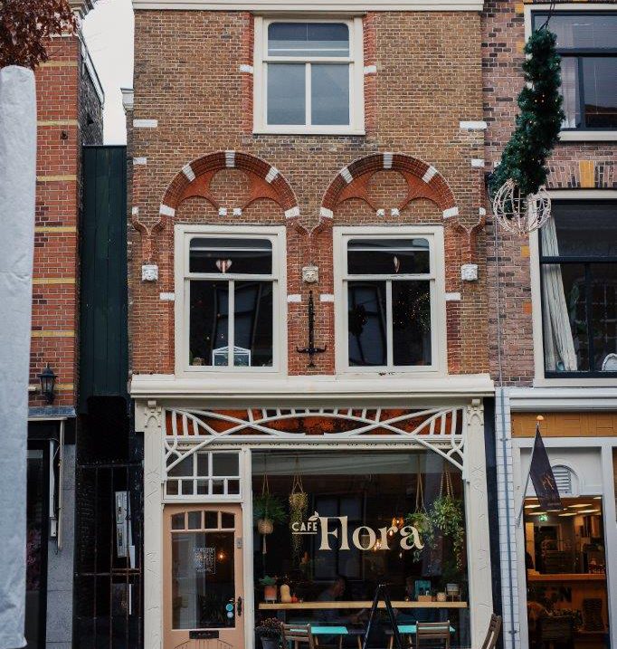 Café Flora centrum Dordrecht