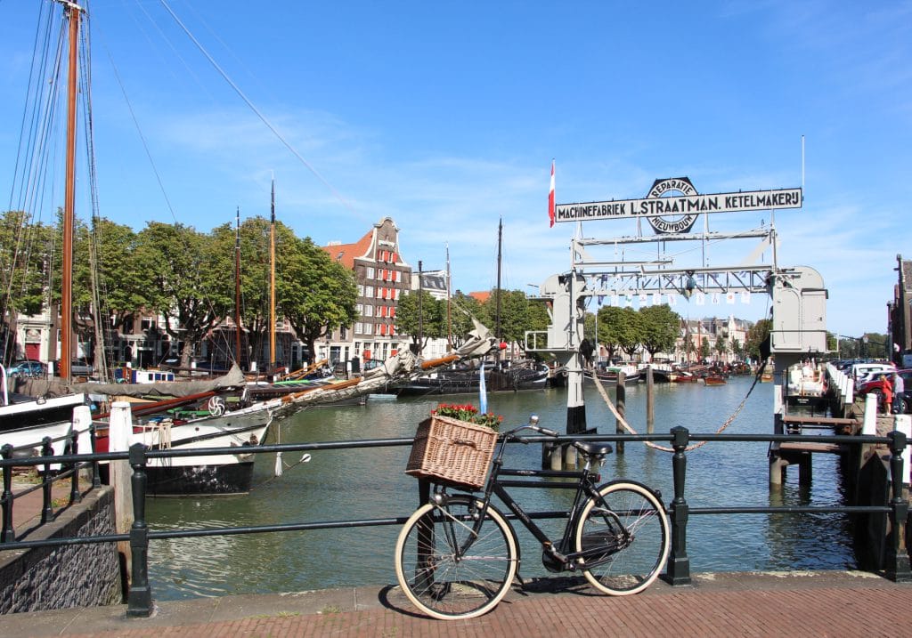 Stedentrip Nederland in Dordrecht Wolwevershaven Dok Straatman Fiets