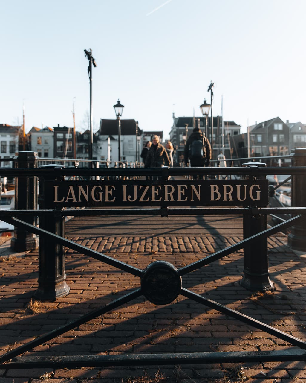Lange IJzeren brug Nieuwe Haven wandelen herfst Dordrecht
