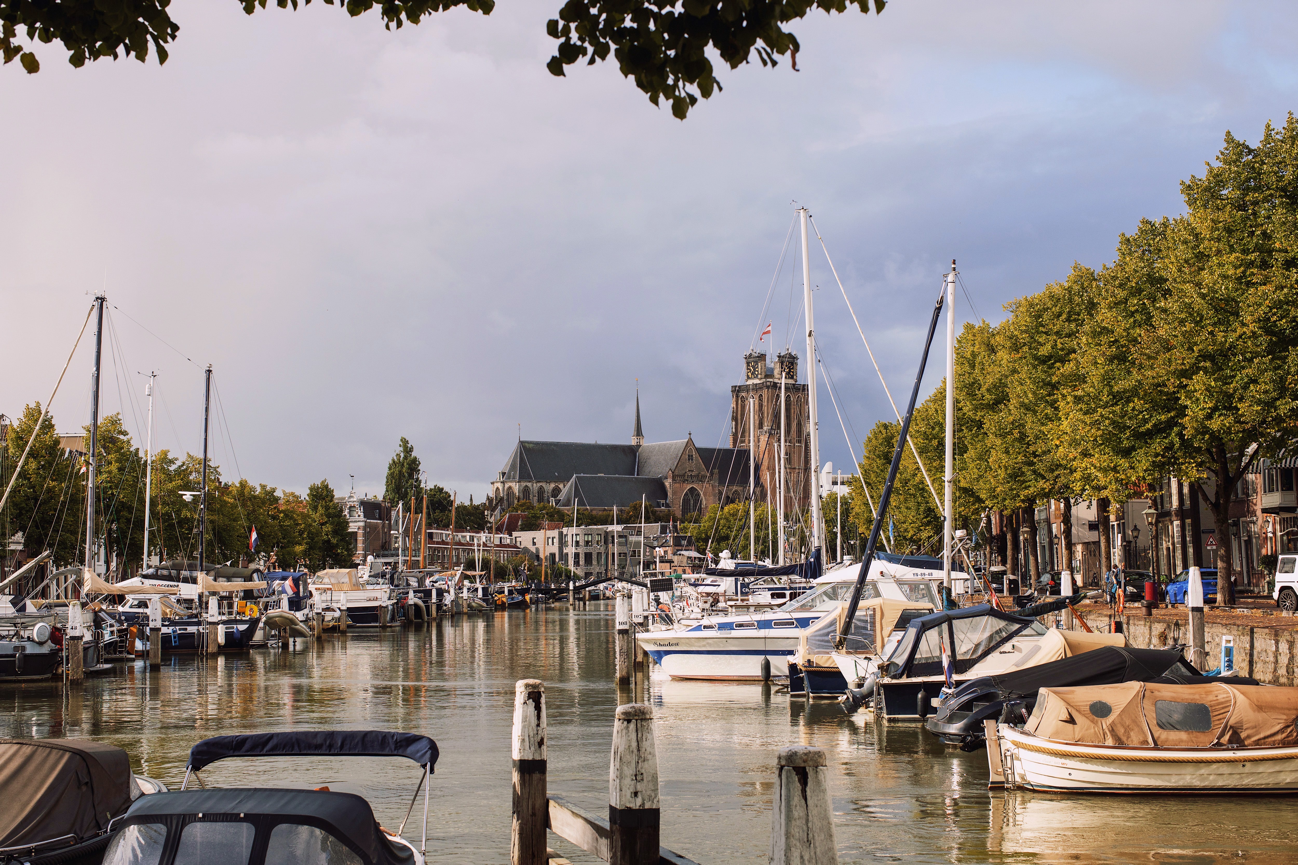 Nieuwe Haven water boot Grote Kerk Dordrecht (2)