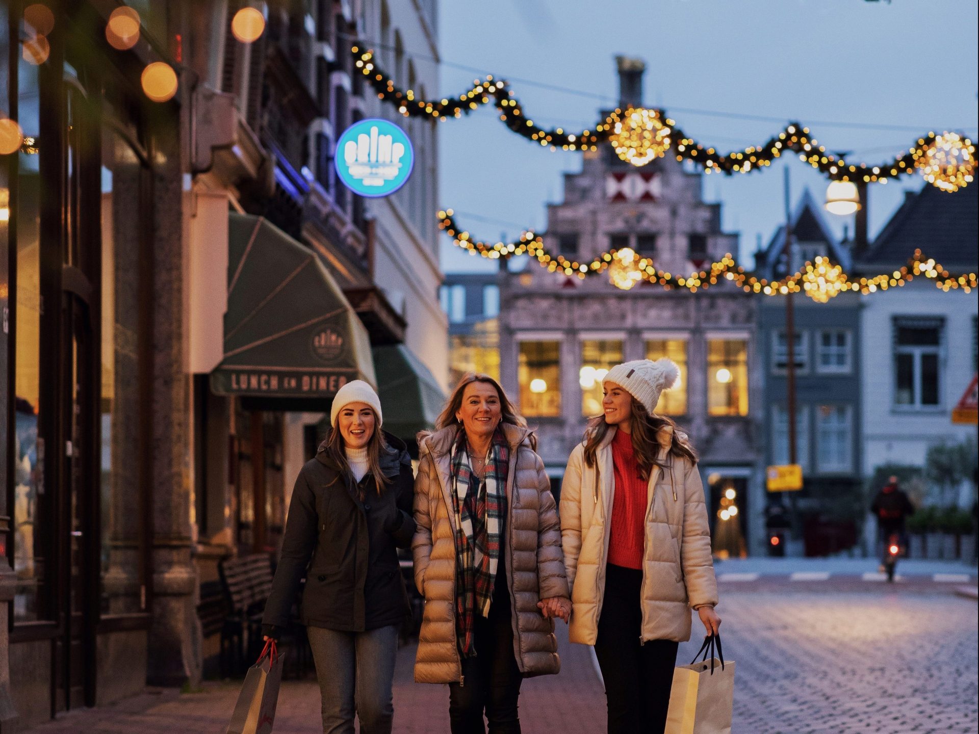 HEADER Winkelen dames december winter kerstverlichting Visstraat Gulden Os Dordrecht