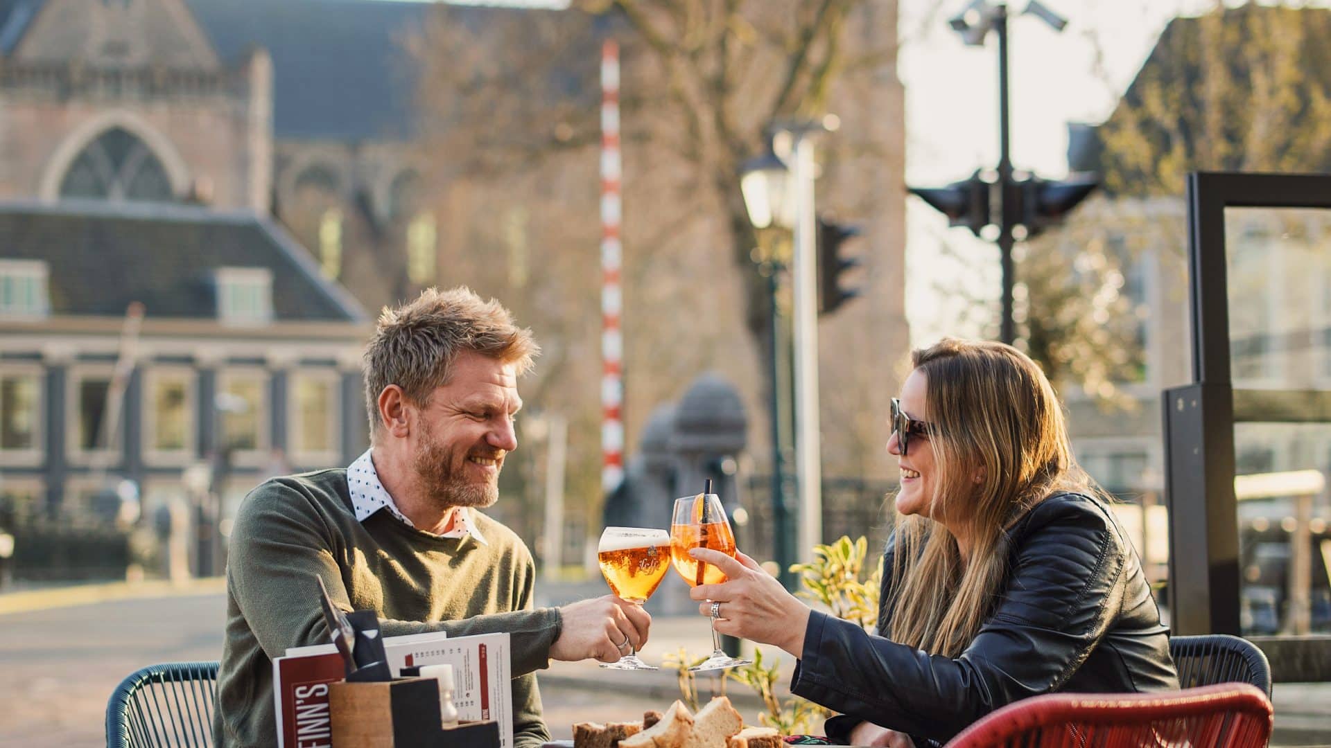 Finn's eten drinken terras Grote Kerk herfst lente Dordrecht