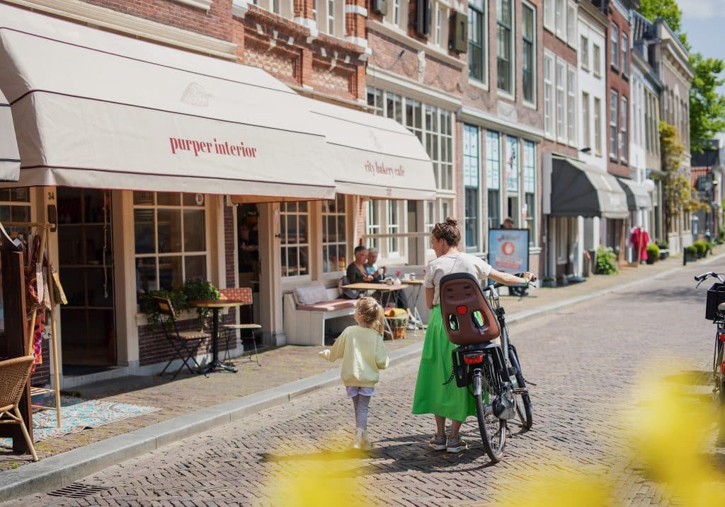 Purper Interior winkelen kinderen fiets Nieuwstraat lente Dordrecht