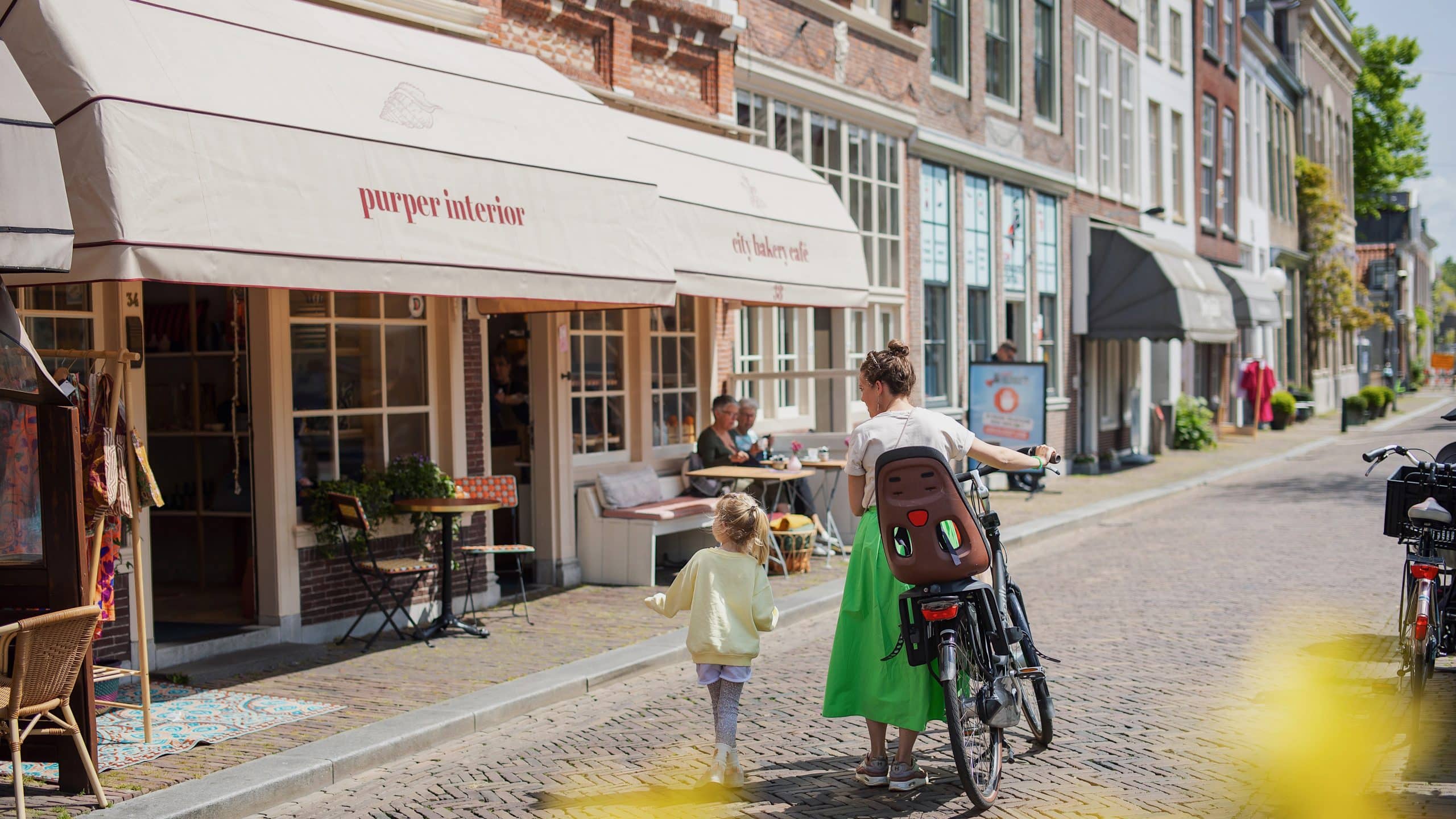 Purper Interior winkelen kinderen fiets Nieuwstraat lente Dordrecht