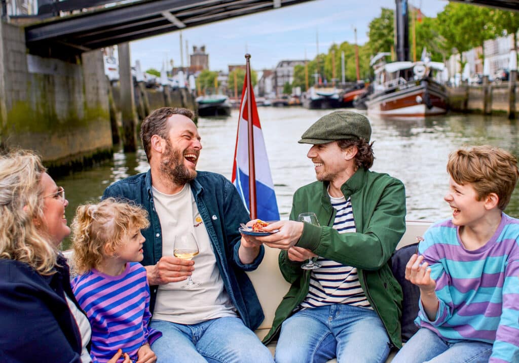 Si Barone rondvaart eten drinken haven water lente Dordrecht (2)