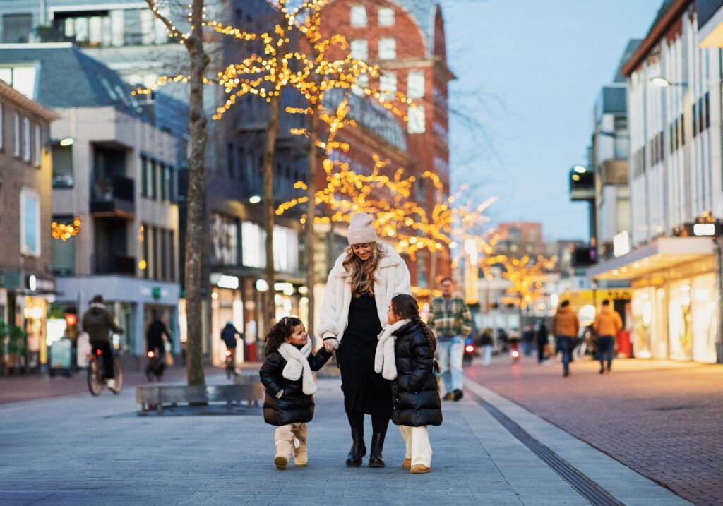 Feestverlichting Sarisgang kerst winkelen kinderen centrum winter Dordrecht