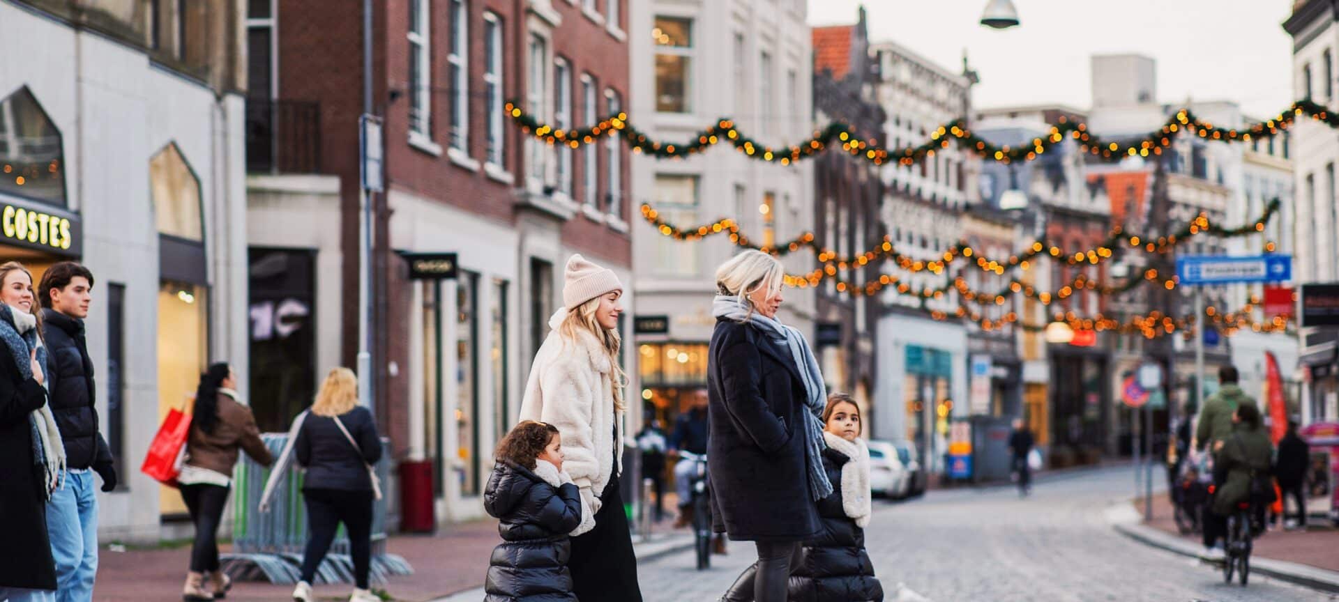 Feestverlichting kerst winkelen kinderen centrum winter Dordrecht (3)