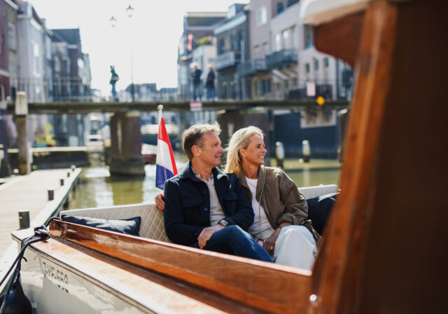 Si Barone rondvaart boot Voorstraathaven centrum Dordrecht lente voorjaar (1)