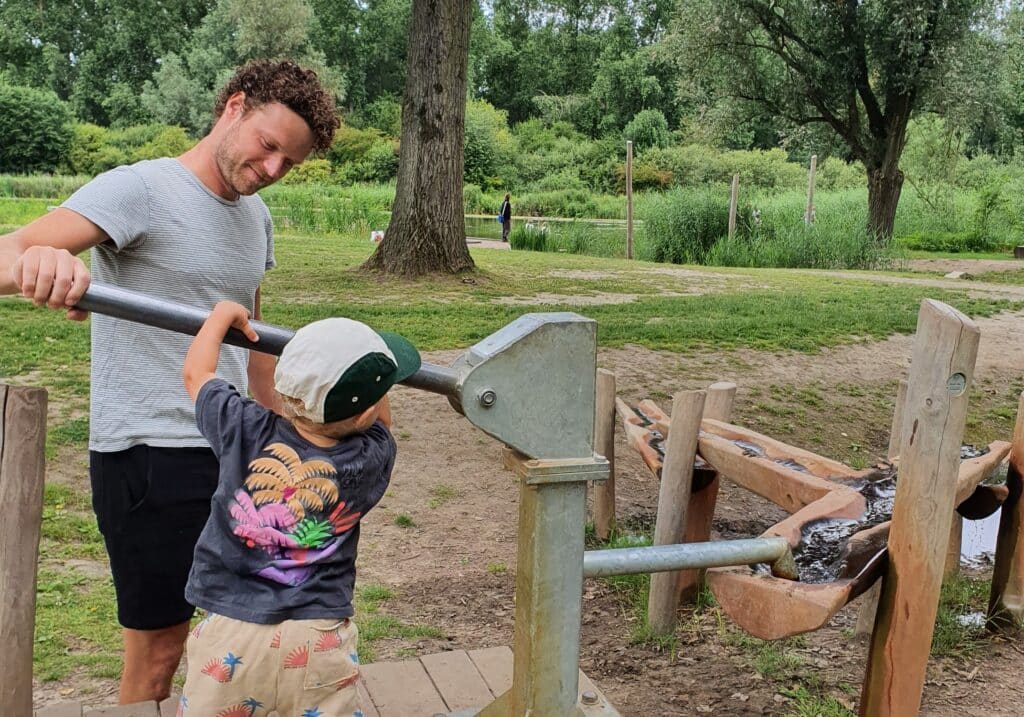 Speelbos de Elzen natuur activiteiten Nieuwe Dordtse Biesbosck kinderen kids Dordrecht