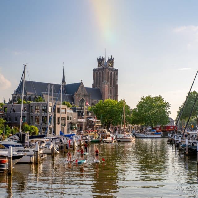 Suppen paddle boarden Nieuwe Haven Grote Kerk centrum Dordrecht