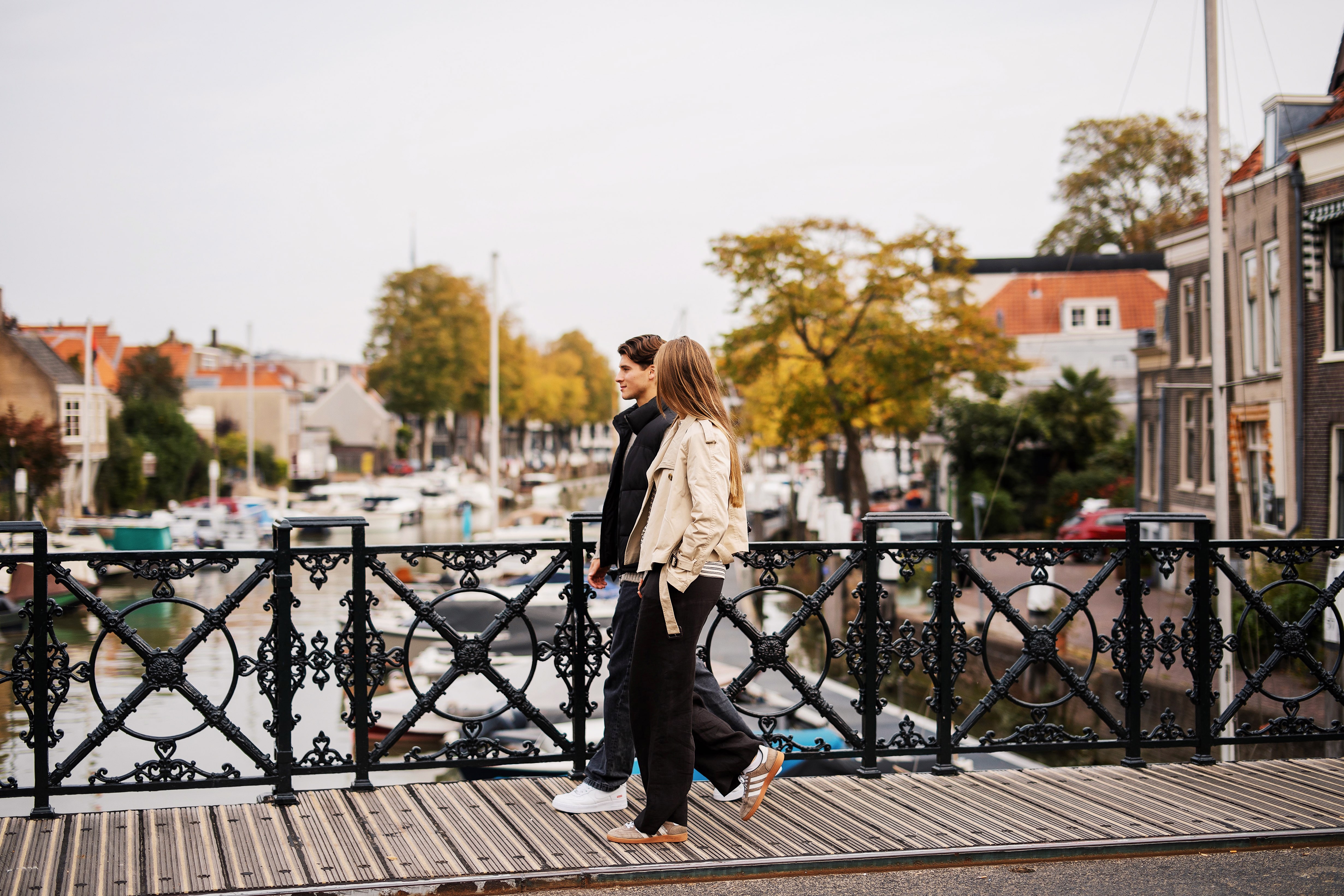 Wandelen Nieuwbrug Wijnhaven havens centrum herfst najaar Dordrecht