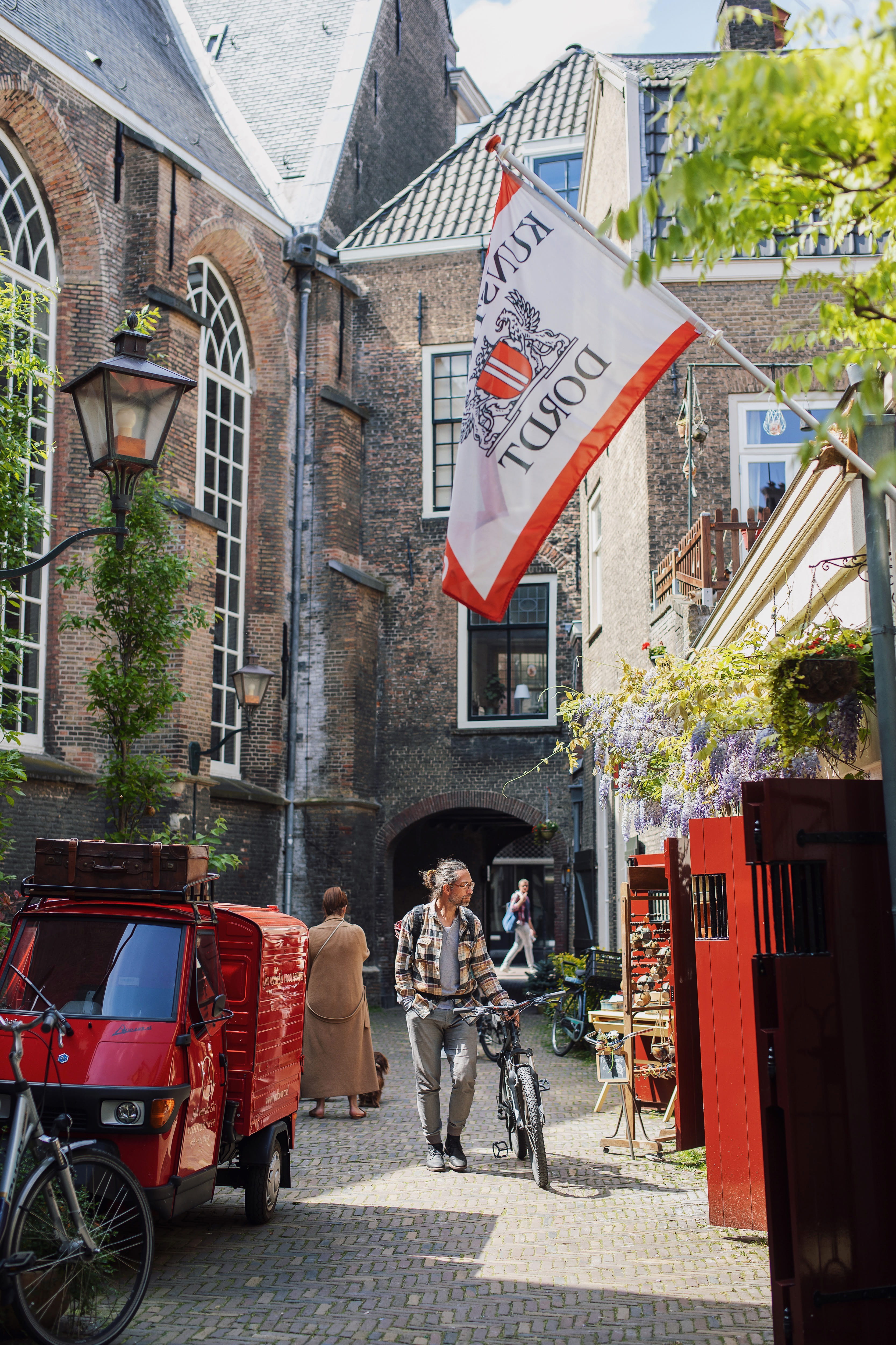 Augustijnenkerk Hof 3 pottenbakkerij Kunstrondje Dordt wandelen fiets lente Dordrecht