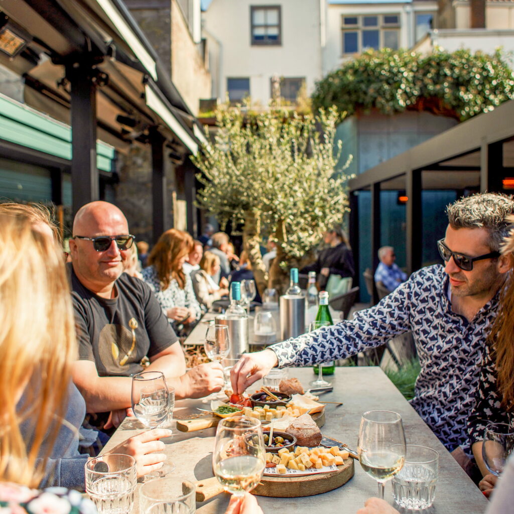 BRUT eten drinken wijn stadstuin tuin lente zomer centrum Dordrecht