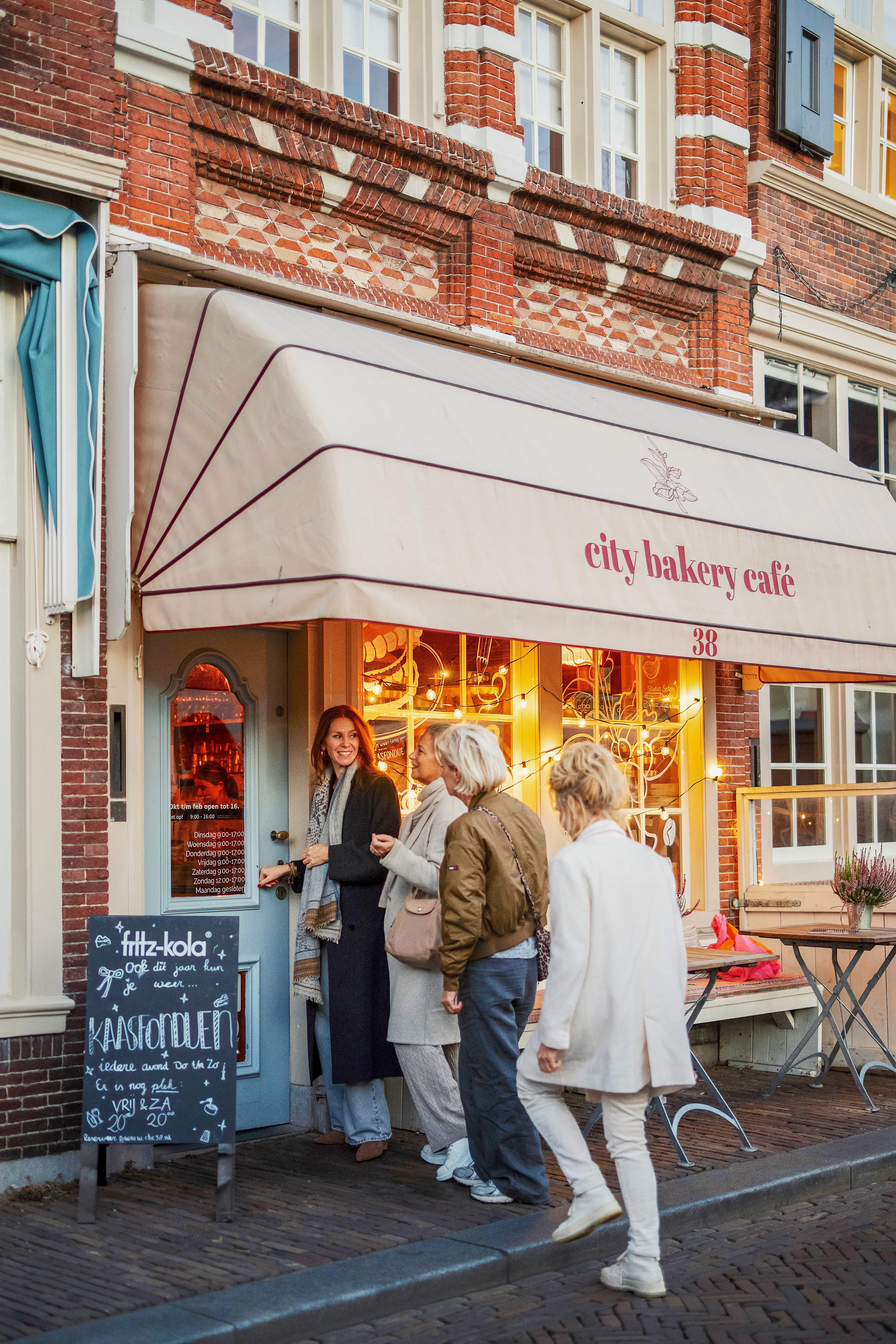 City Bakery Cafe 38 horeca eten drinken kaasfondue centrum Dordrecht winter (2)