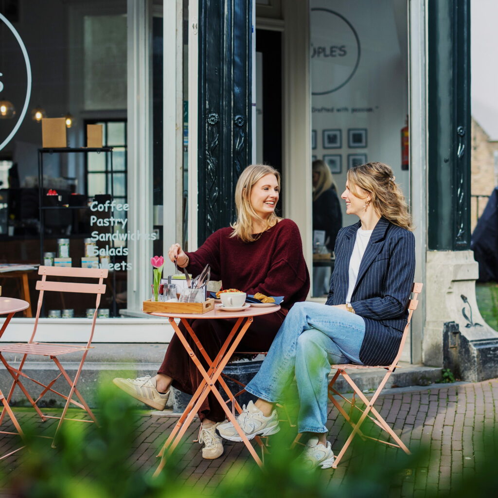 Couple's koffie lunch eten drinken terras lente centrum Dordrecht