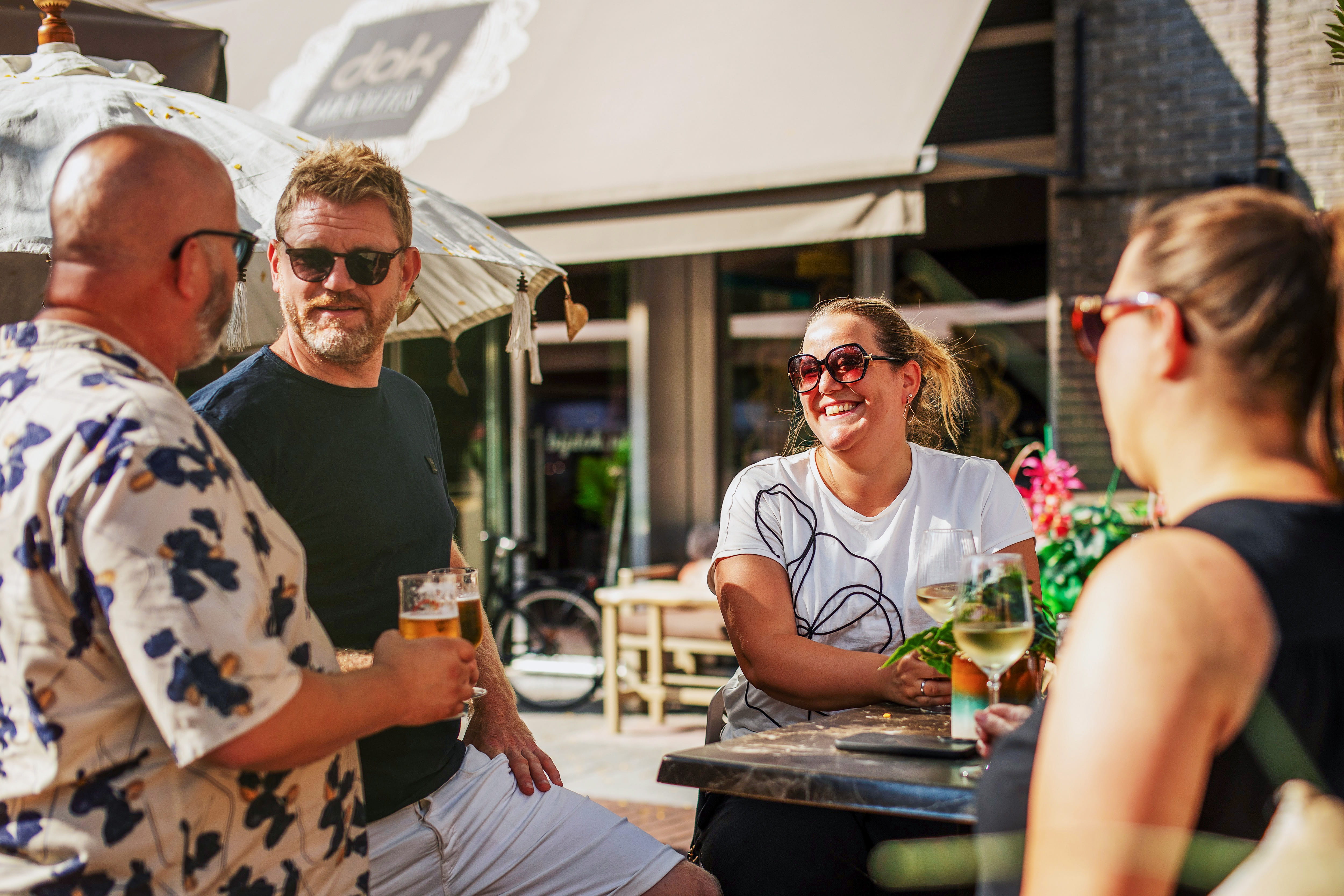 DOK Bar & Bites eten drinken terras vrienden groepen centrum Dordrecht zomer najaar (2)