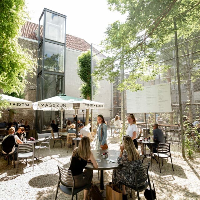 Het Magazijn eten drinken verborgen stadstuin terras vrienden centrum Dordrecht