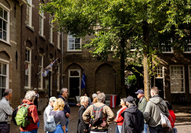 Hof stadswandeling groepen wandelen gids Open Monumentendagen herfst Dordrecht