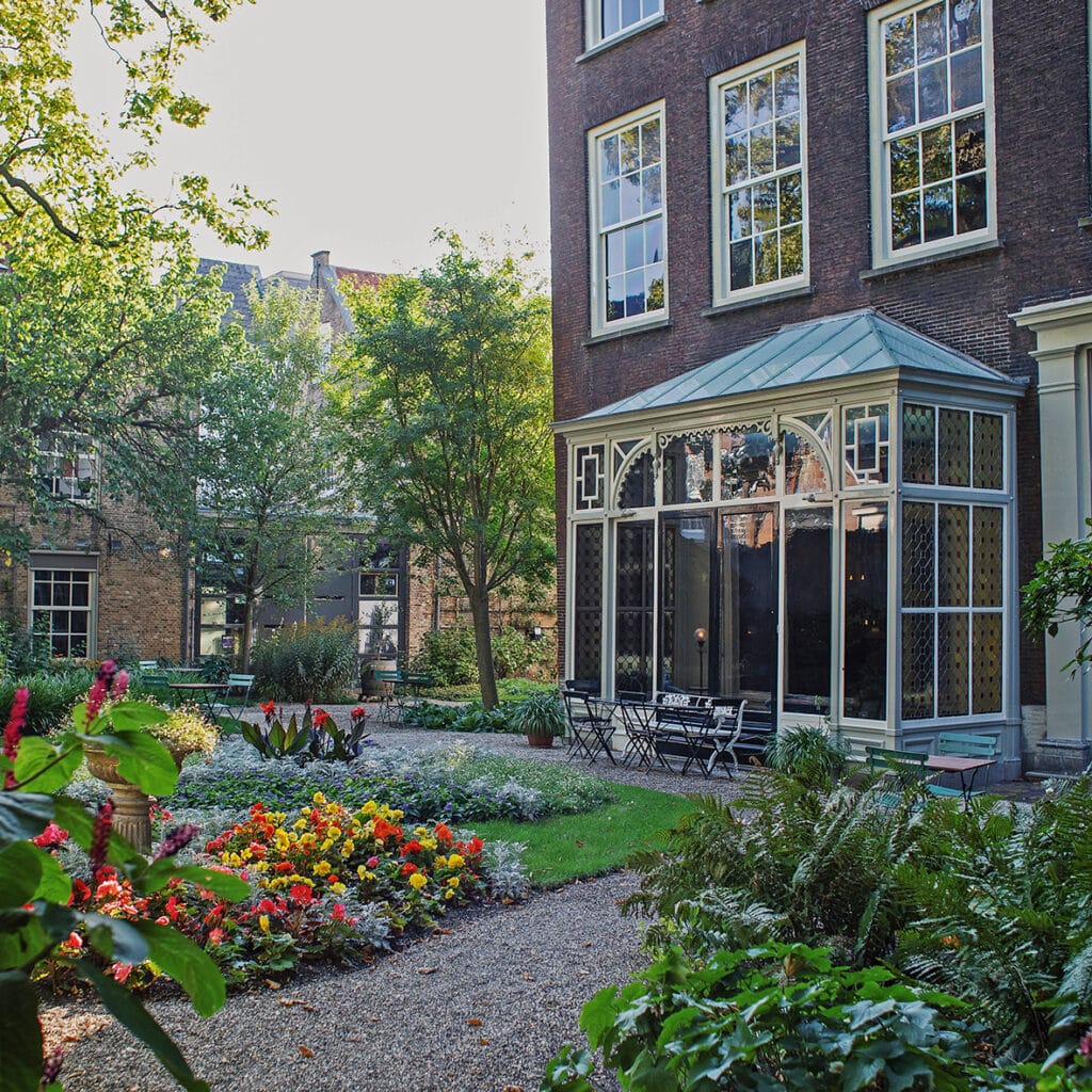 Huis van Gijn tuin lente zomer Dordrecht