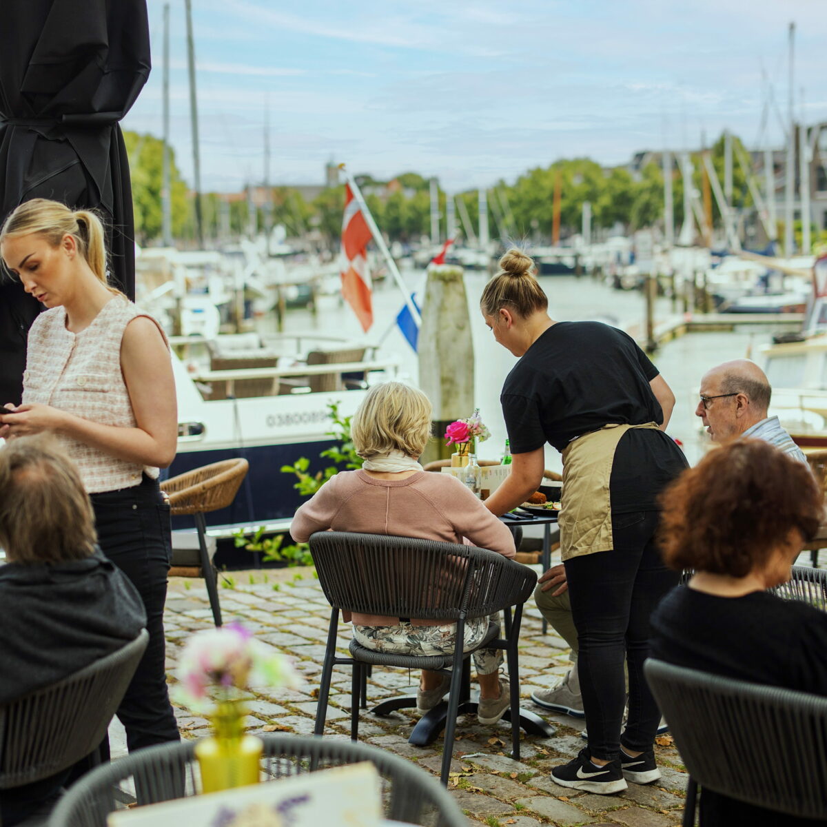 Kade 32 eten drinken terras Houttuinen Nieuwe Haven najaar lente zomer herfst