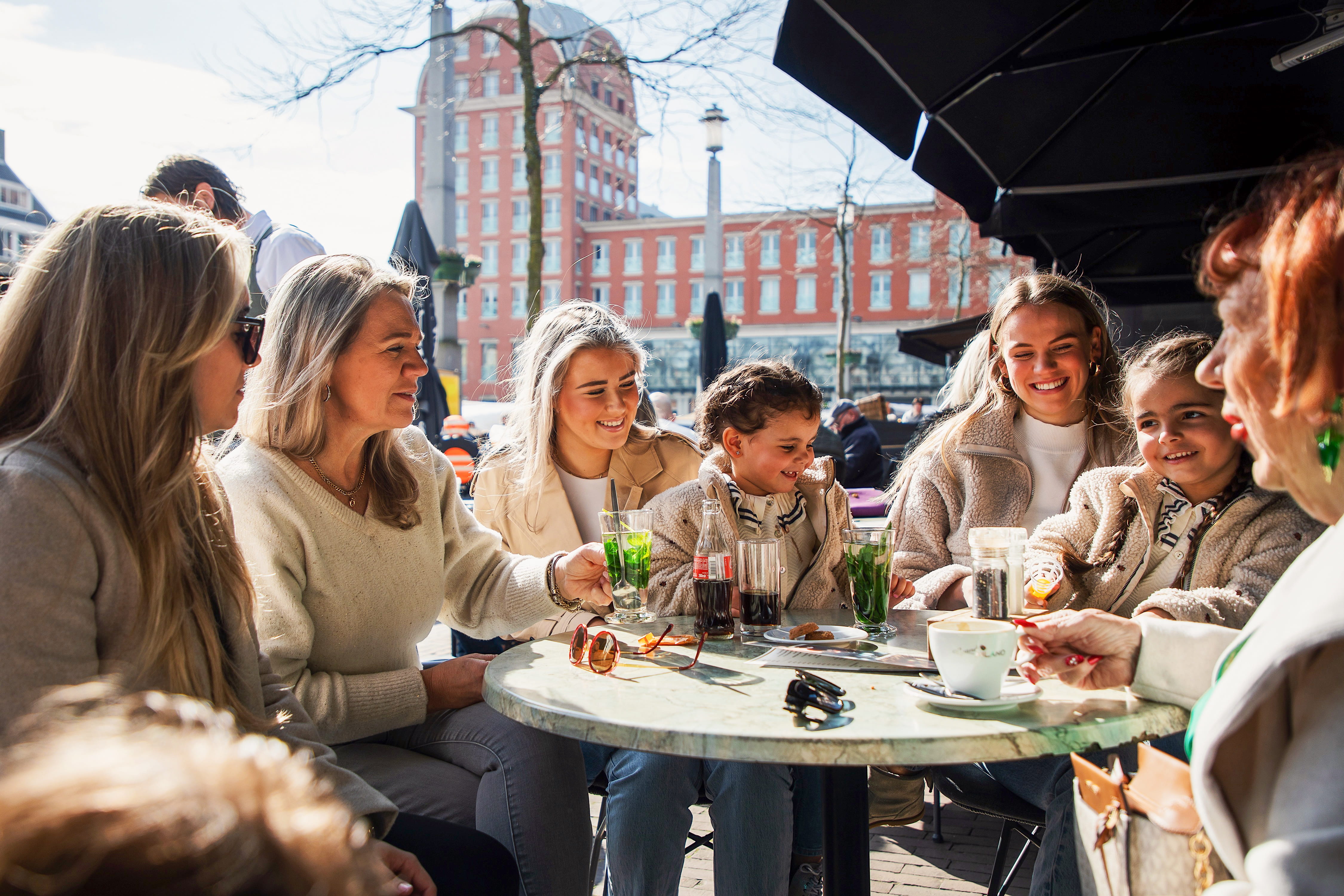 Klander Muelen terras eten drinken kids kinderen Statenplein lente centrum Dordrecht (1)
