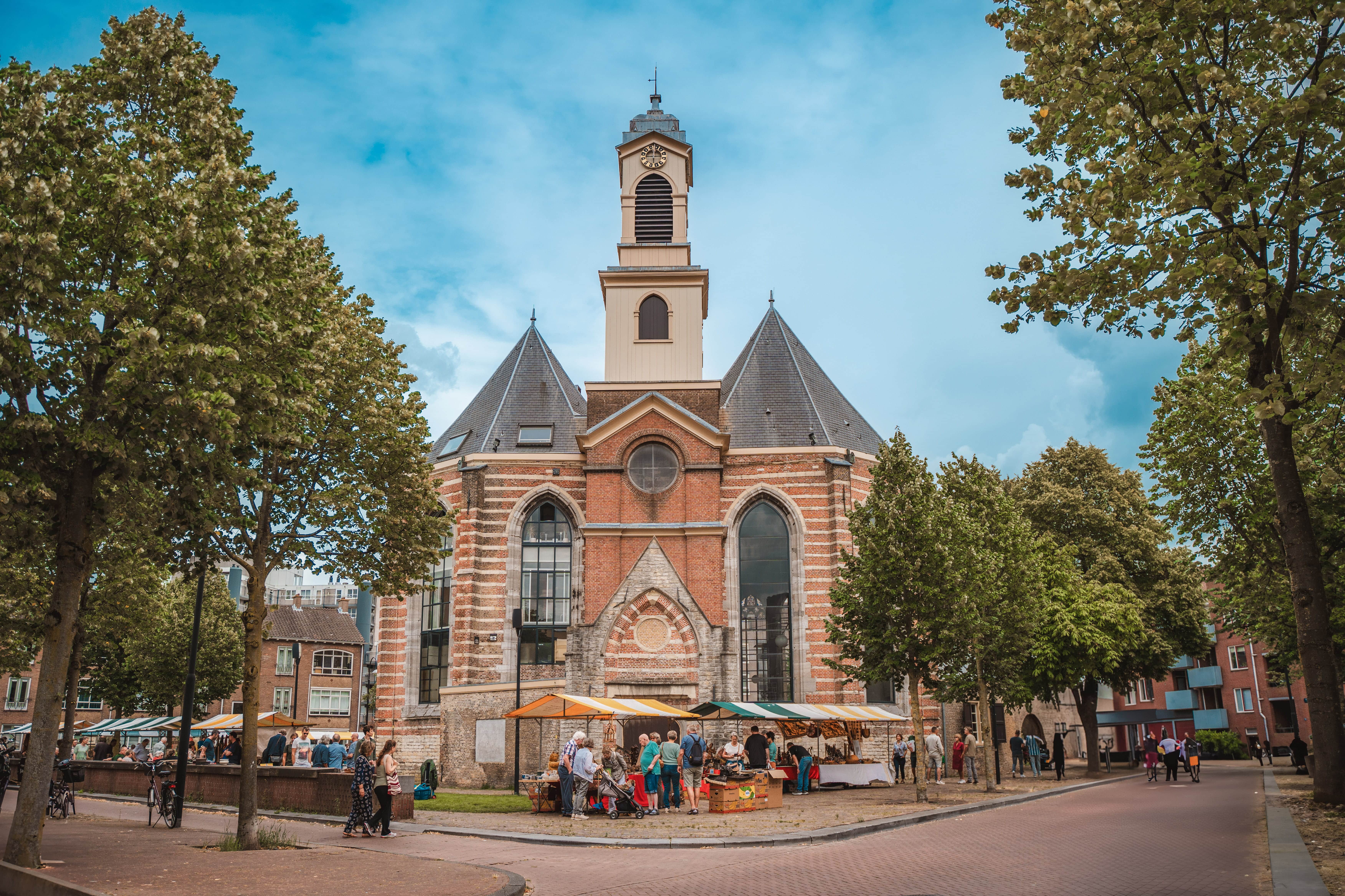 Kunst en antiekmarkt evenement Nieuwkerksplein centrum Dordrecht (10)