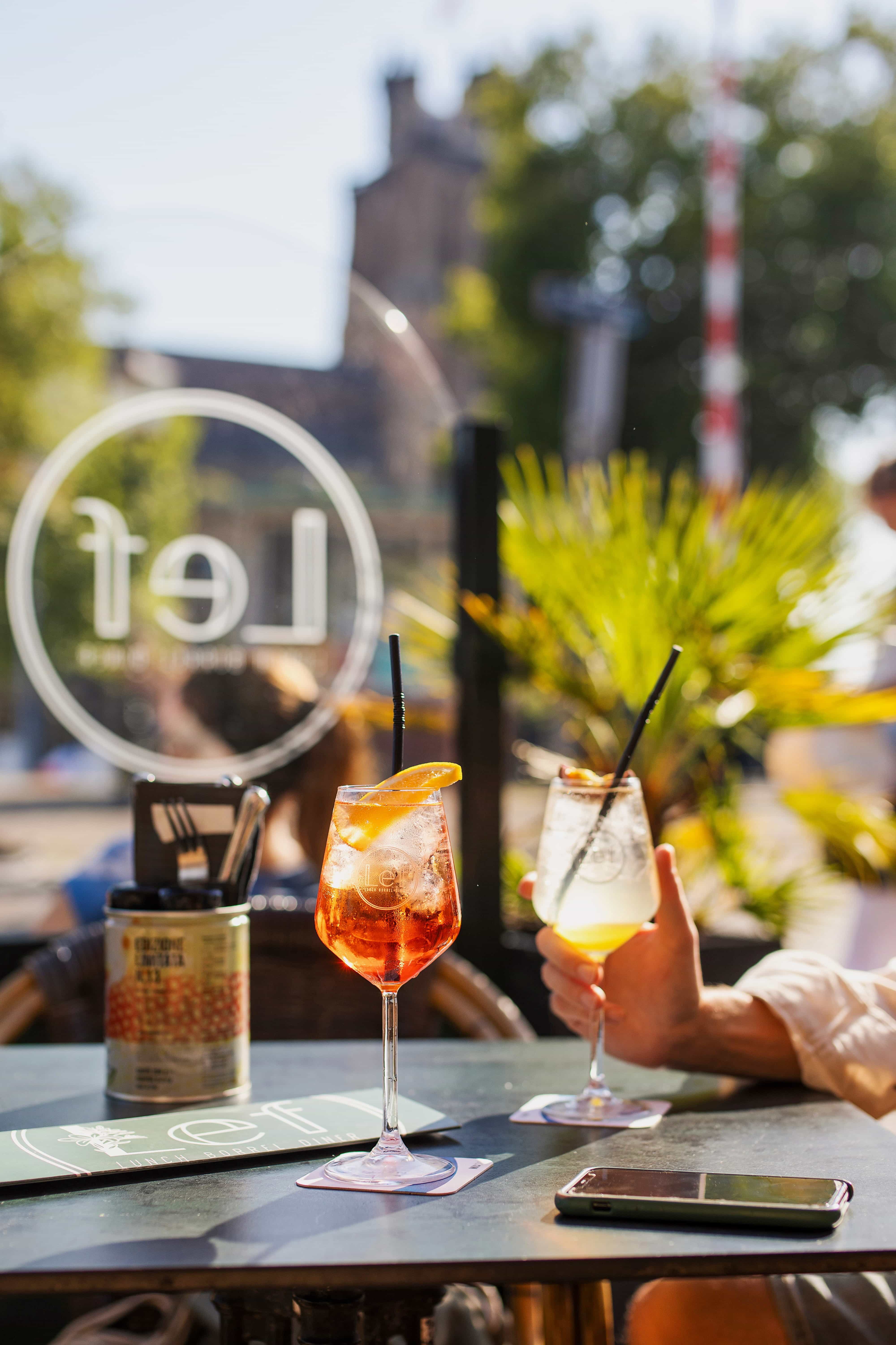 Lef eten drinken terras Grote Kerk centrum Dordrecht najaar zomer