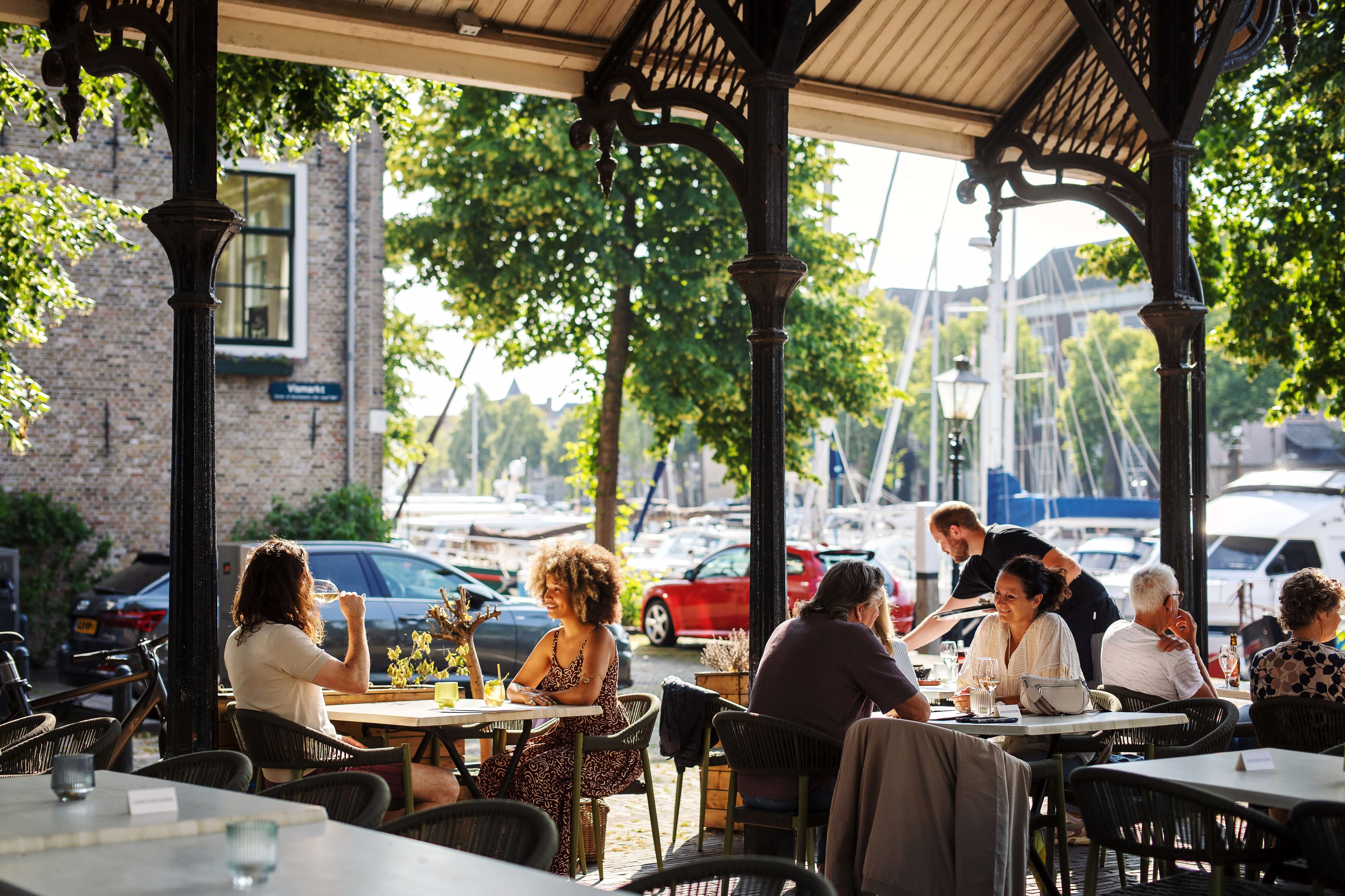 Otto e Mezzo eten drinken terras haven zomer Dordrecht (2)