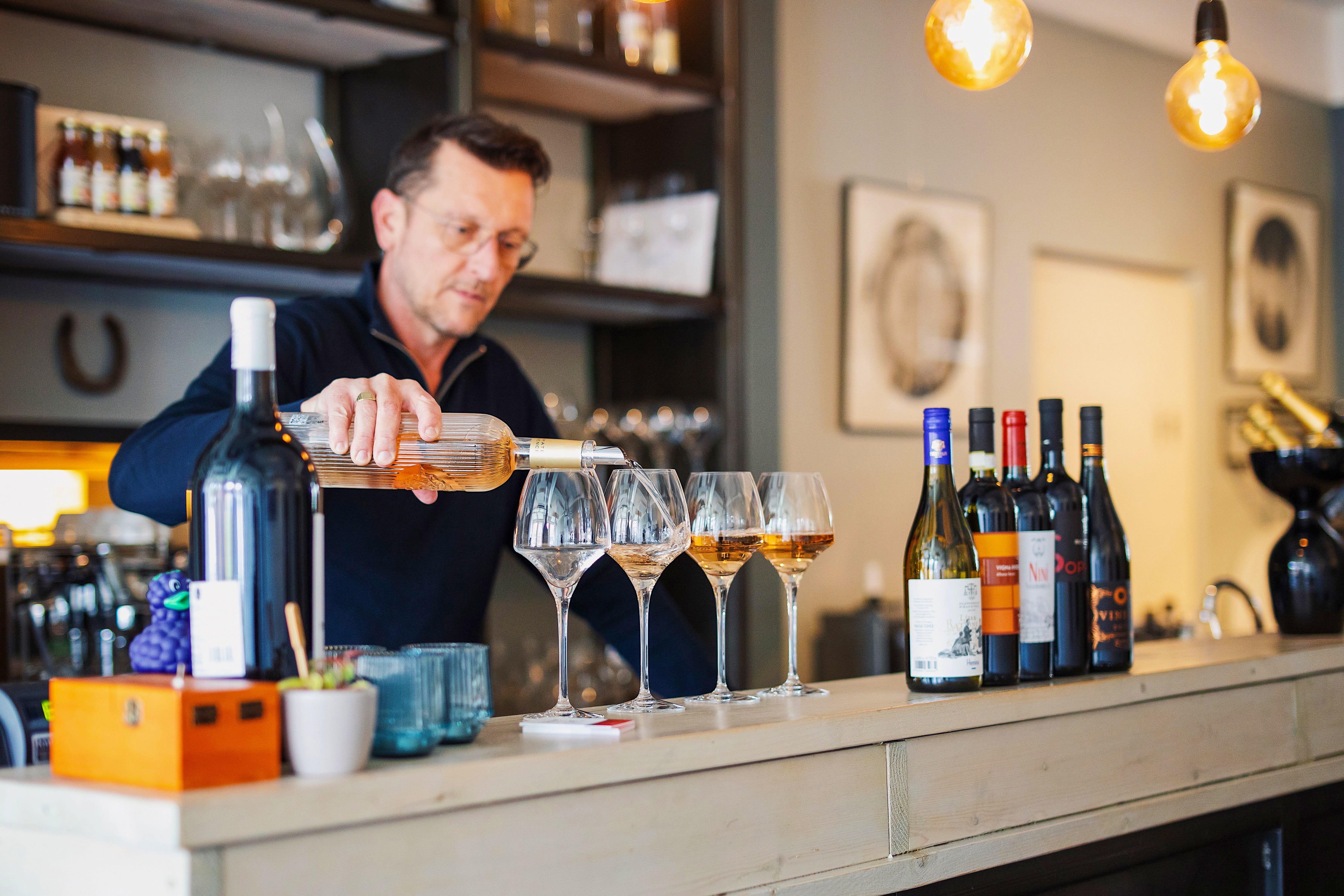 Red White Rosé wine bar tasting restaurant Voorstraat Noord spring Dordrecht (1)