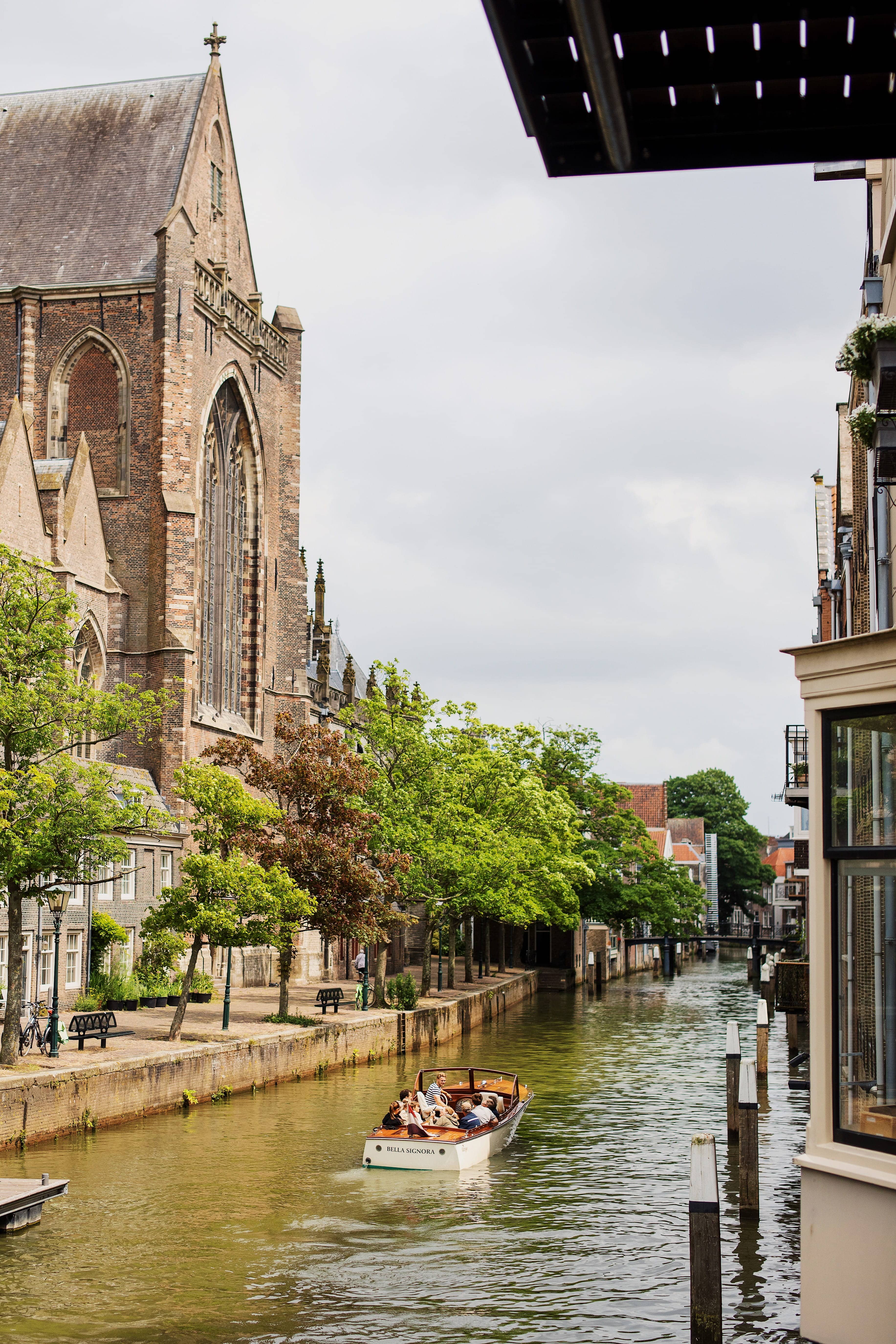 Si Barone Voorstraathaven Grote Kerk Leuvebrug boot haven zomer centrum Dordrecht (1)