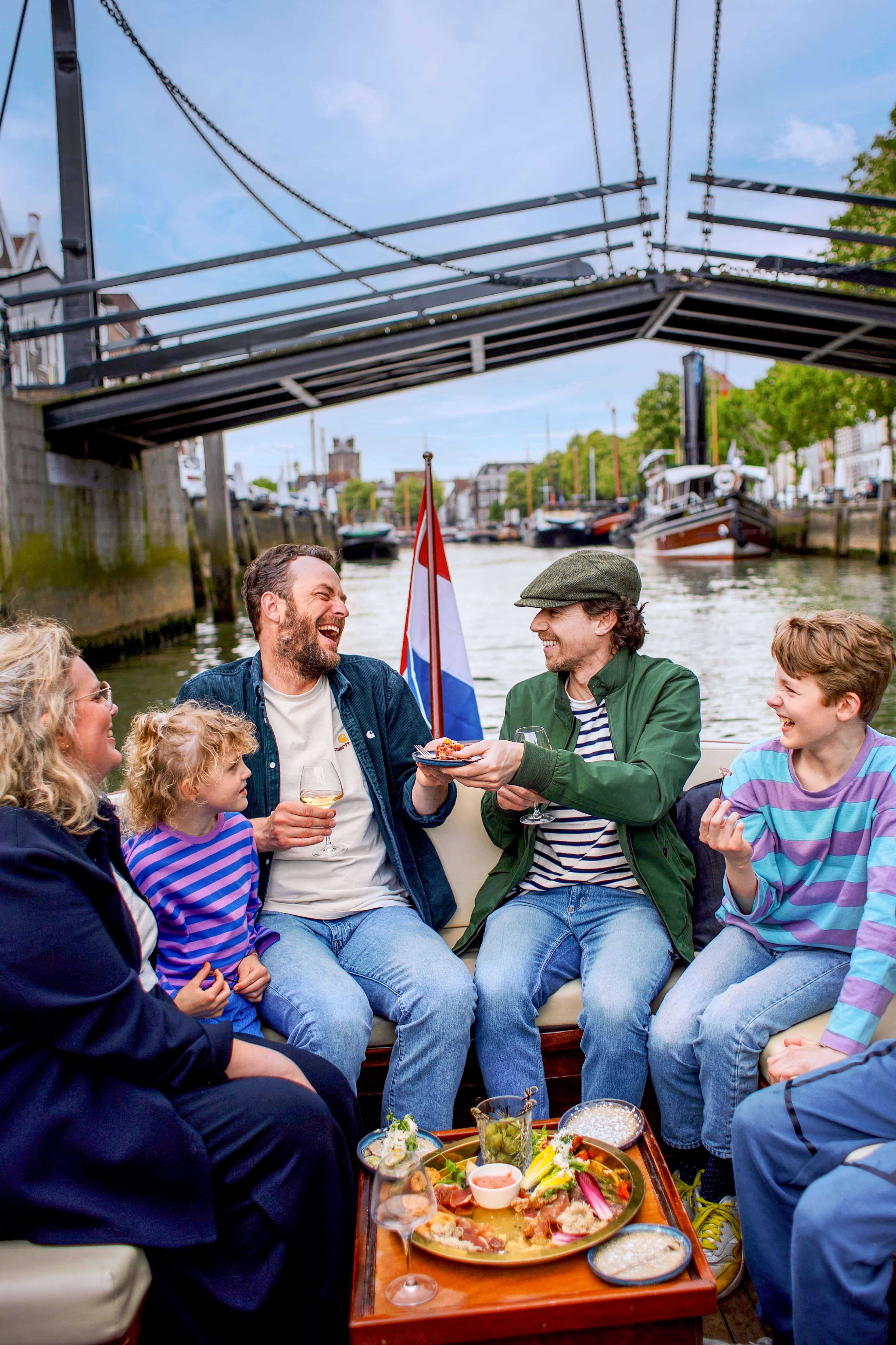 Si Barone rondvaart eten drinken haven water lente zomer herfst Dordrecht