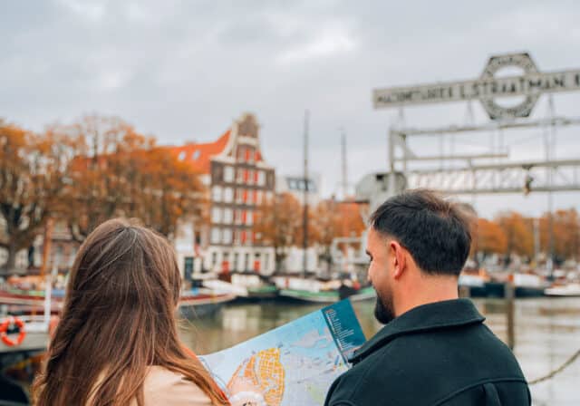 Stadsplattegrond wandelen Wolwevershaven Roobrug Straatman stel binnenstad Dordrecht herfst
