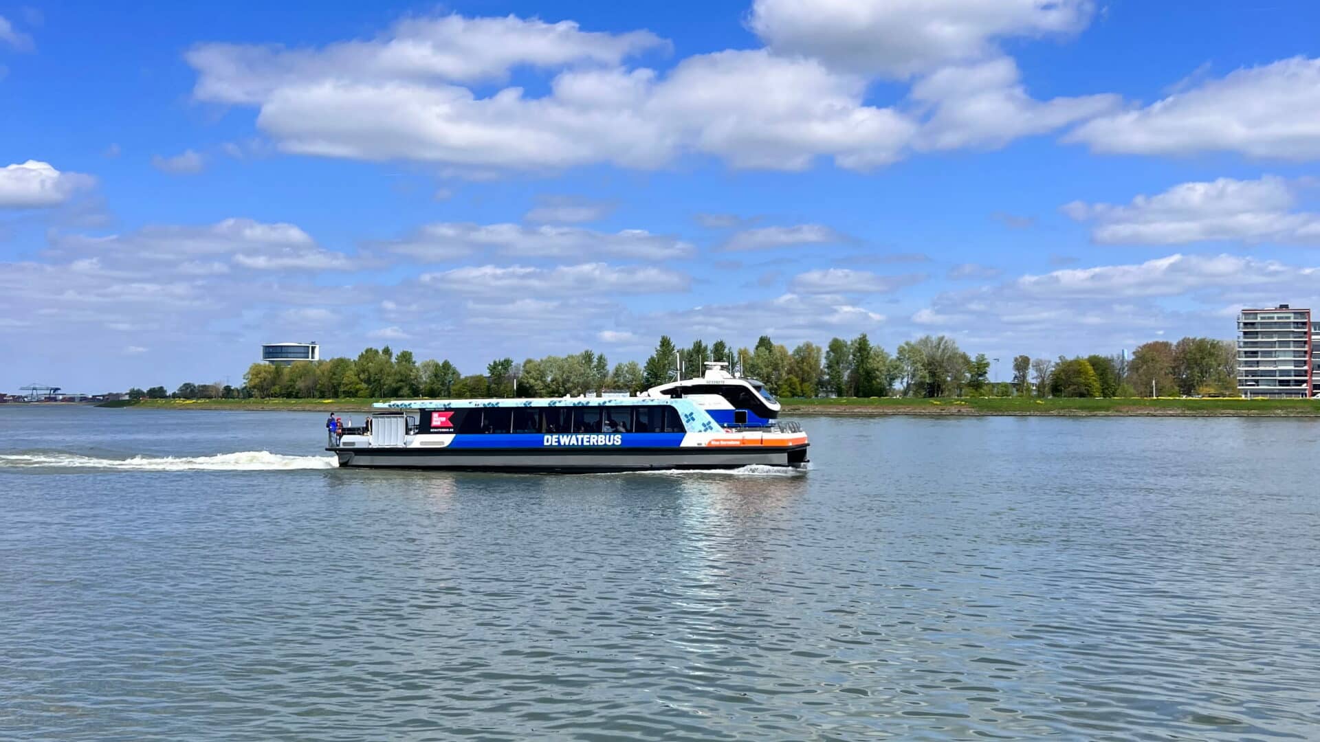 Waterbus OV vervoer bereikbaarheid Merwekade Dordrecht (1)