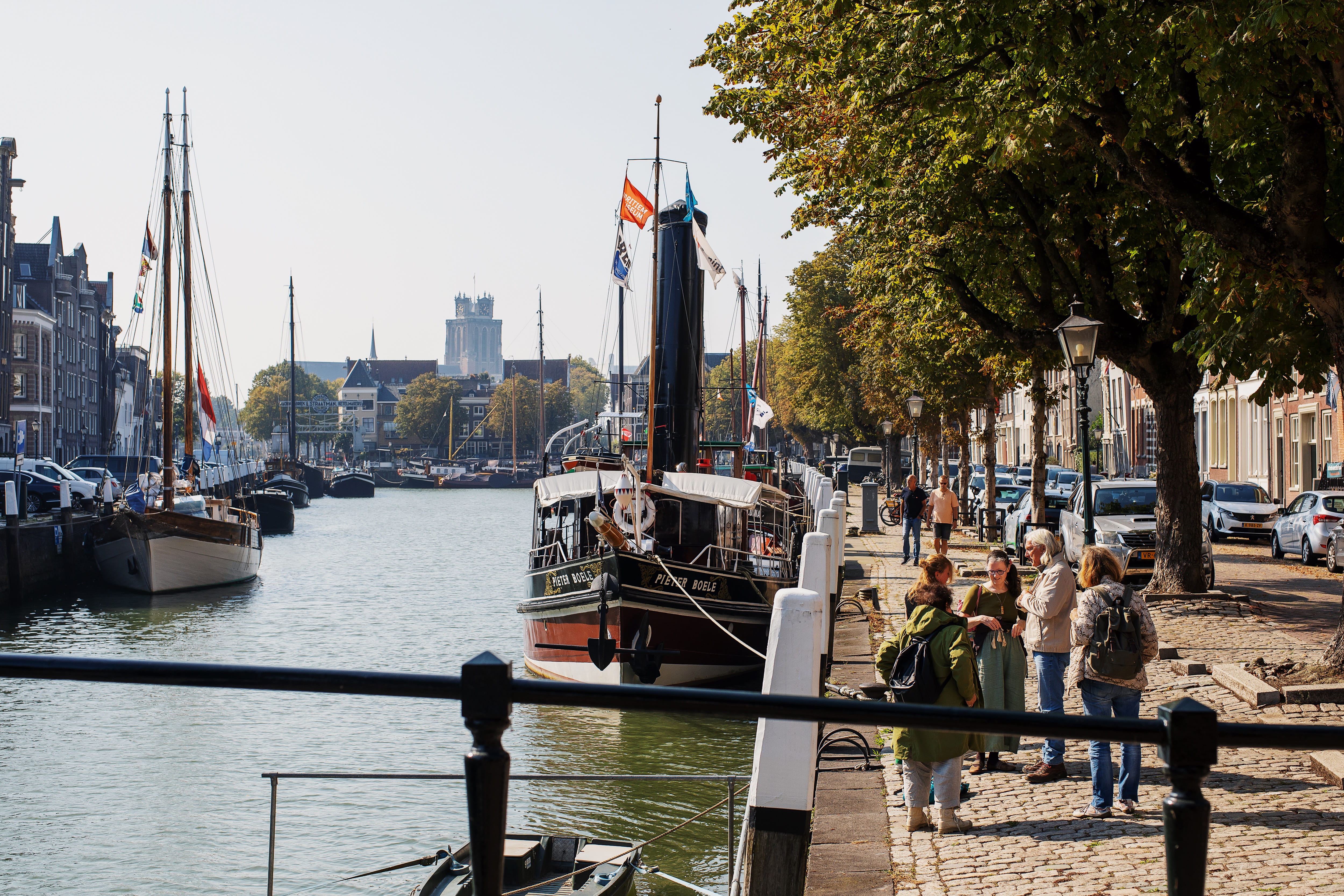 Stadswandeling wandelen Wolwevershaven Grote Kerk herfst centrum Dordrecht