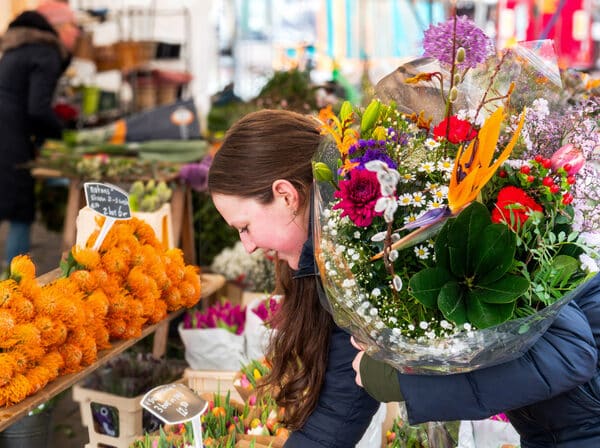 Weekmarkt bloemen winkelen Sarisgang lente dordrecht