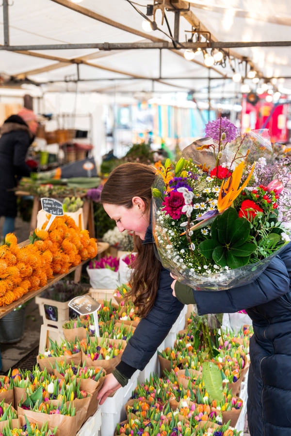 Weekmarkt bloemen winkelen Sarisgang lente dordrecht