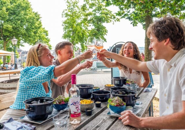 Finn's restaurant eten drinken groepen zomer terras centrum Dordrecht small